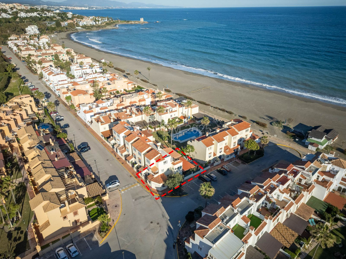 4 Bed Townhouse for sale in Casares Playa Costa Del Sol, Málaga, Spain