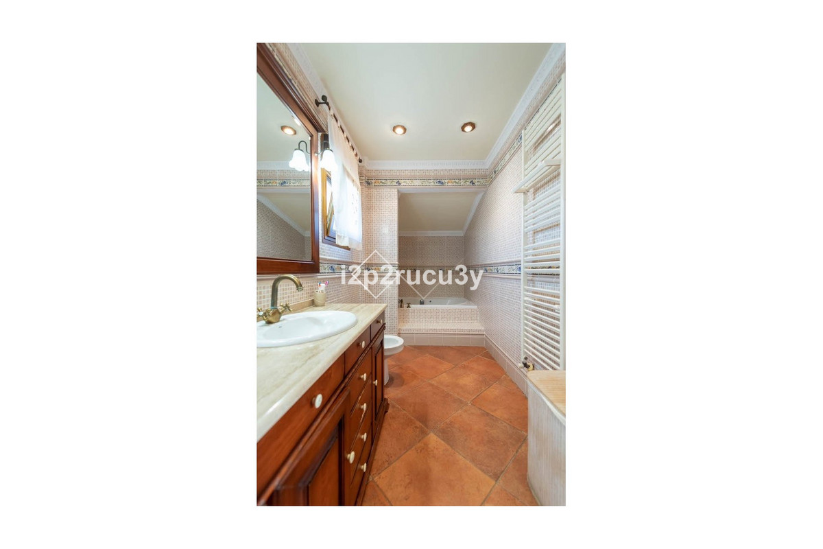 4 Bed Townhouse for sale in Calpe Costa Blanca, Alicante, Spain