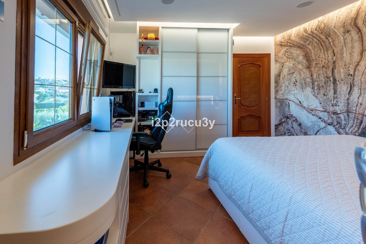 4 Bed Townhouse for sale in Calpe Costa Blanca, Alicante, Spain
