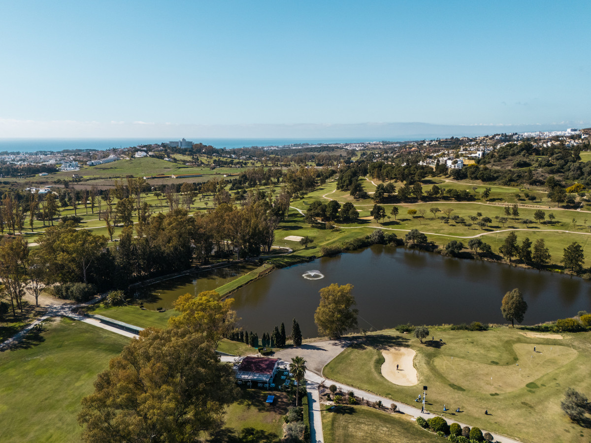 Se vende Villa - Chalet de 4 dormitorios en Costa Del Sol, Málaga, España