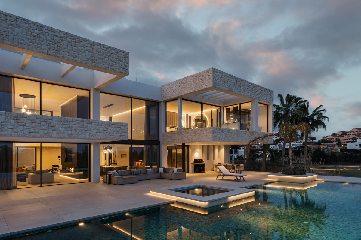Se vende Villa - Chalet de 4 dormitorios en Costa Del Sol, Málaga, España