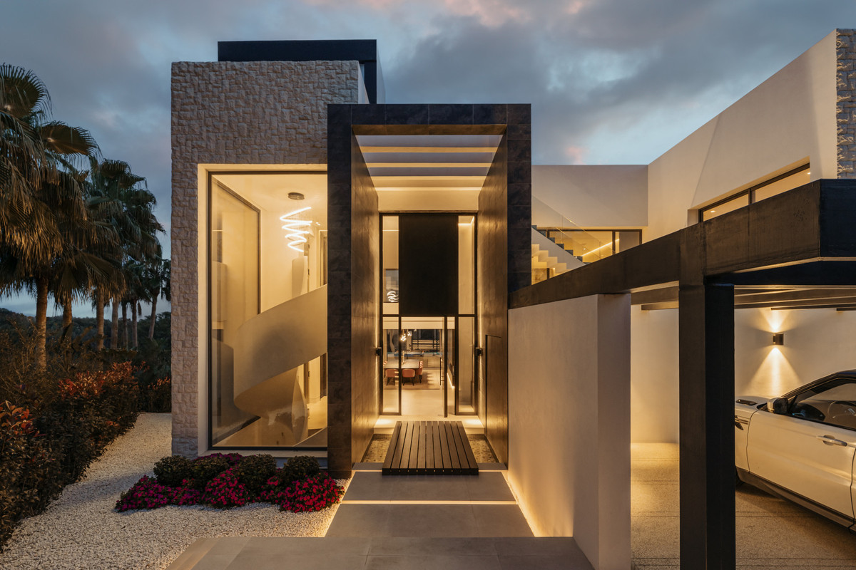 Se vende Villa - Chalet de 4 dormitorios en Costa Del Sol, Málaga, España