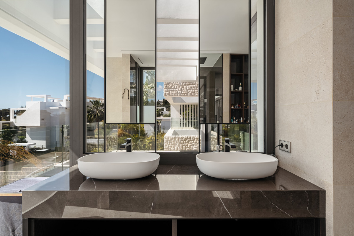 Se vende Villa - Chalet de 4 dormitorios en Costa Del Sol, Málaga, España