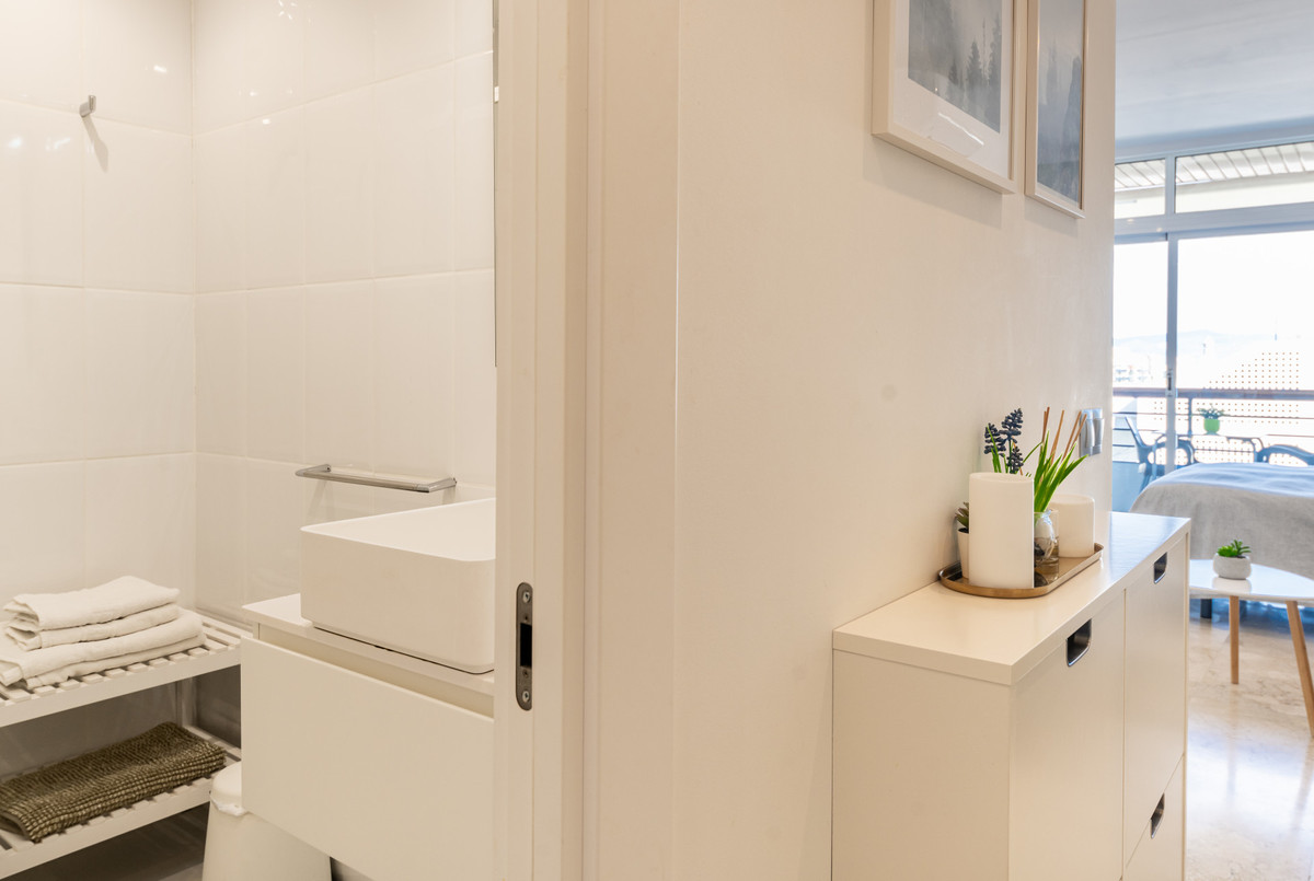 Se vende Apartamento Planta Media de 1 dormitorios en Costa Del Sol, Málaga, España