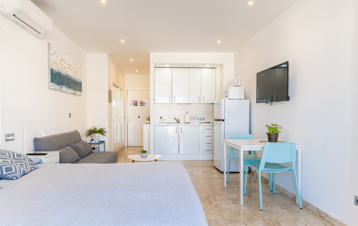 Se vende Apartamento Planta Media de 1 dormitorios en Costa Del Sol, Málaga, España