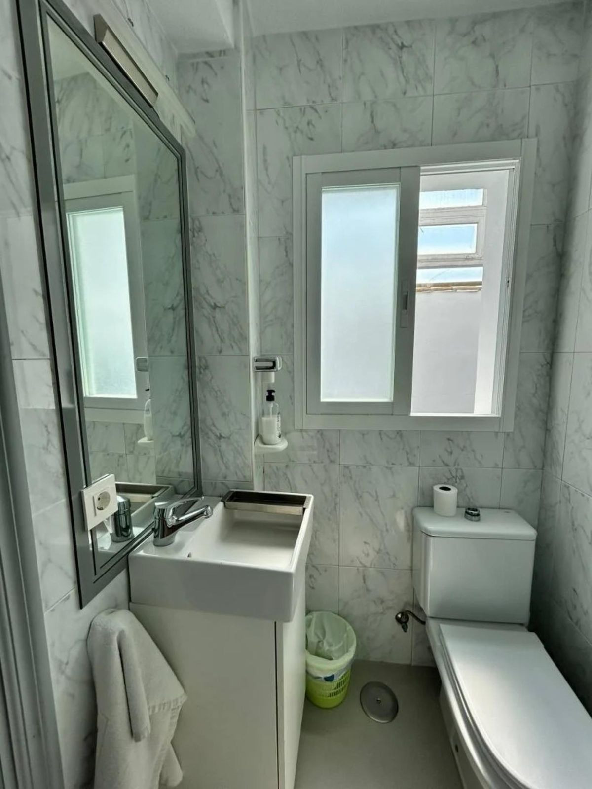 Se vende Hostal de 17 dormitorios en Costa Del Sol, Málaga, España
