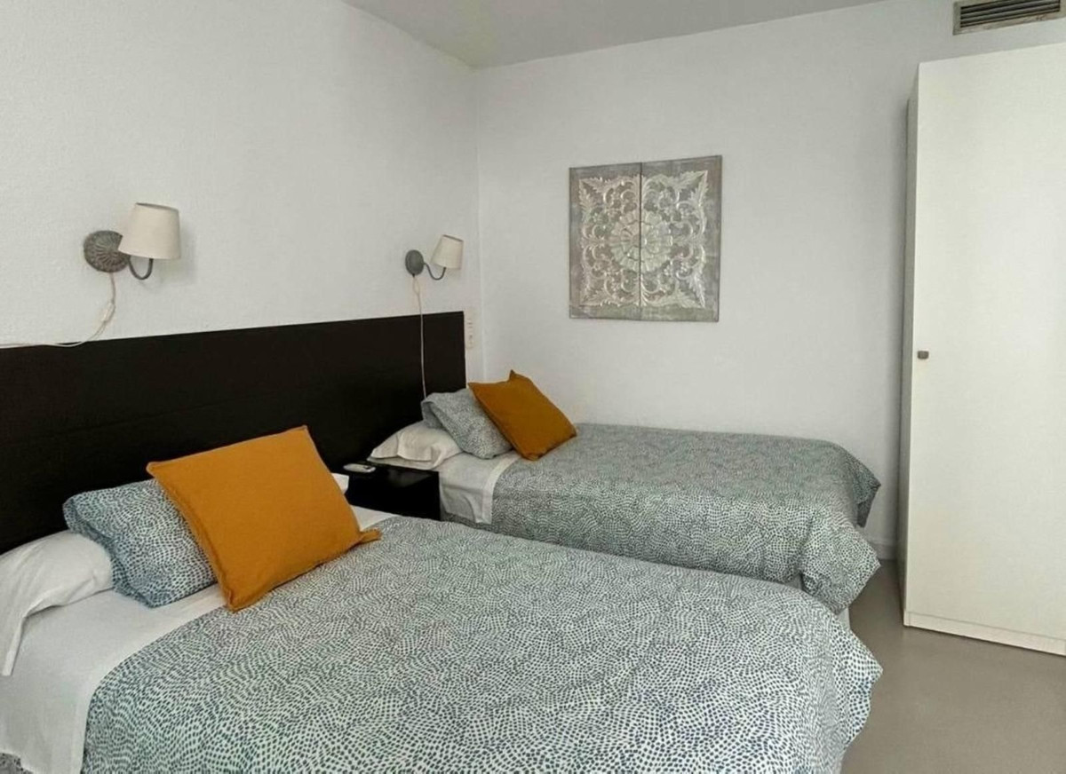 Se vende Hostal de 17 dormitorios en Costa Del Sol, Málaga, España