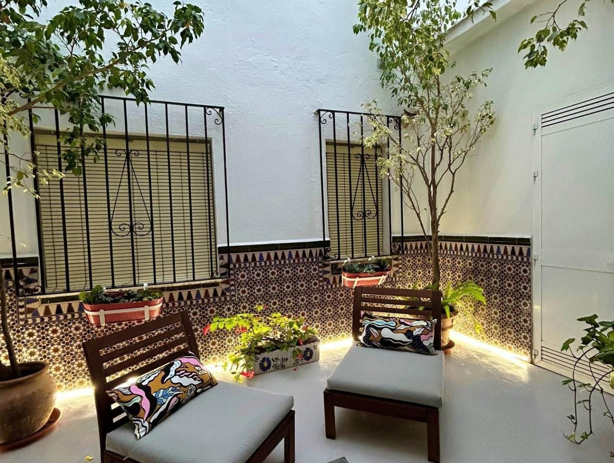 Se vende Hostal de 17 dormitorios en Costa Del Sol, Málaga, España