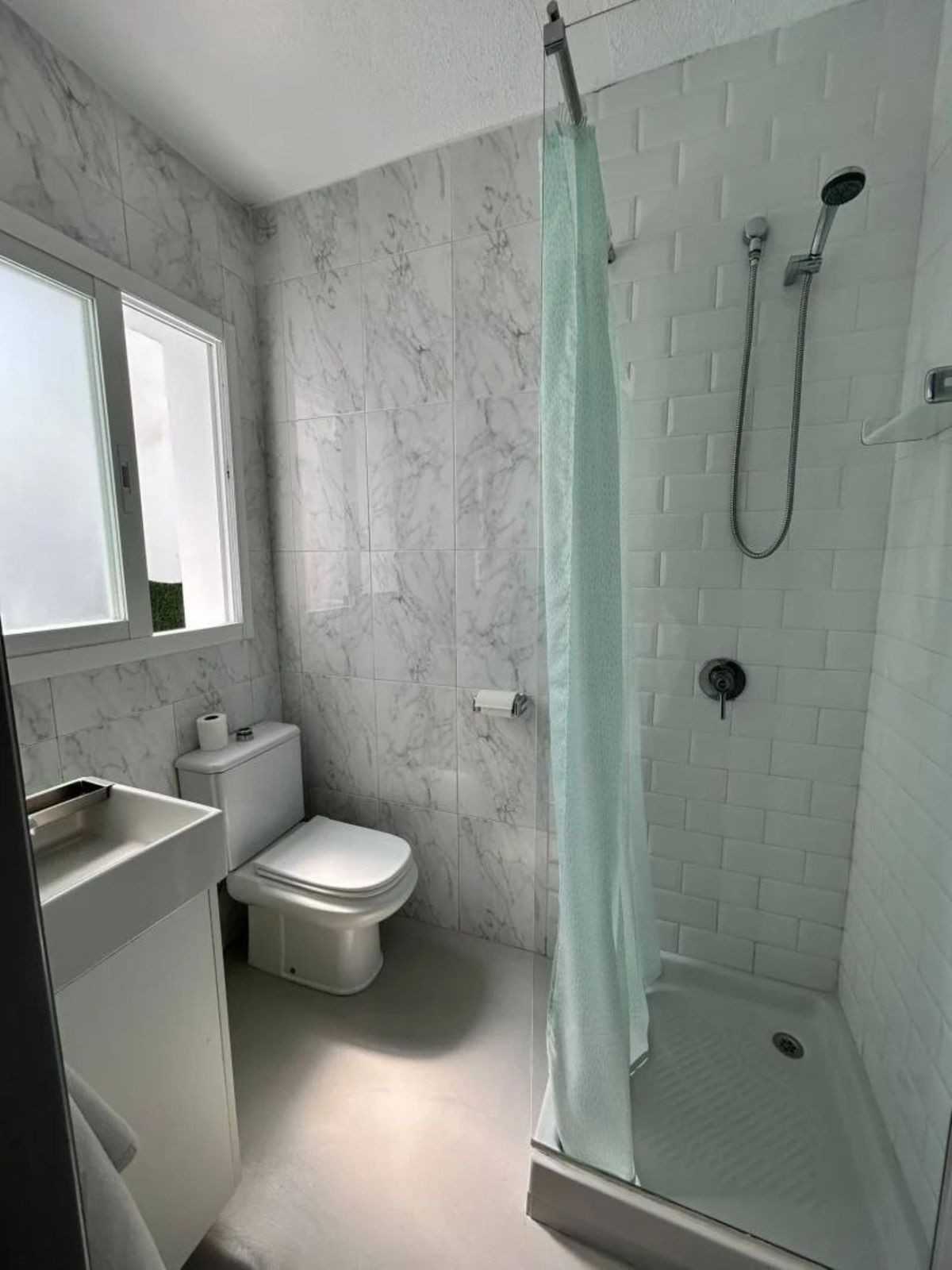 Se vende Hostal de 17 dormitorios en Costa Del Sol, Málaga, España