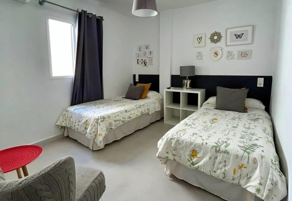 Se vende Hostal de 17 dormitorios en Costa Del Sol, Málaga, España