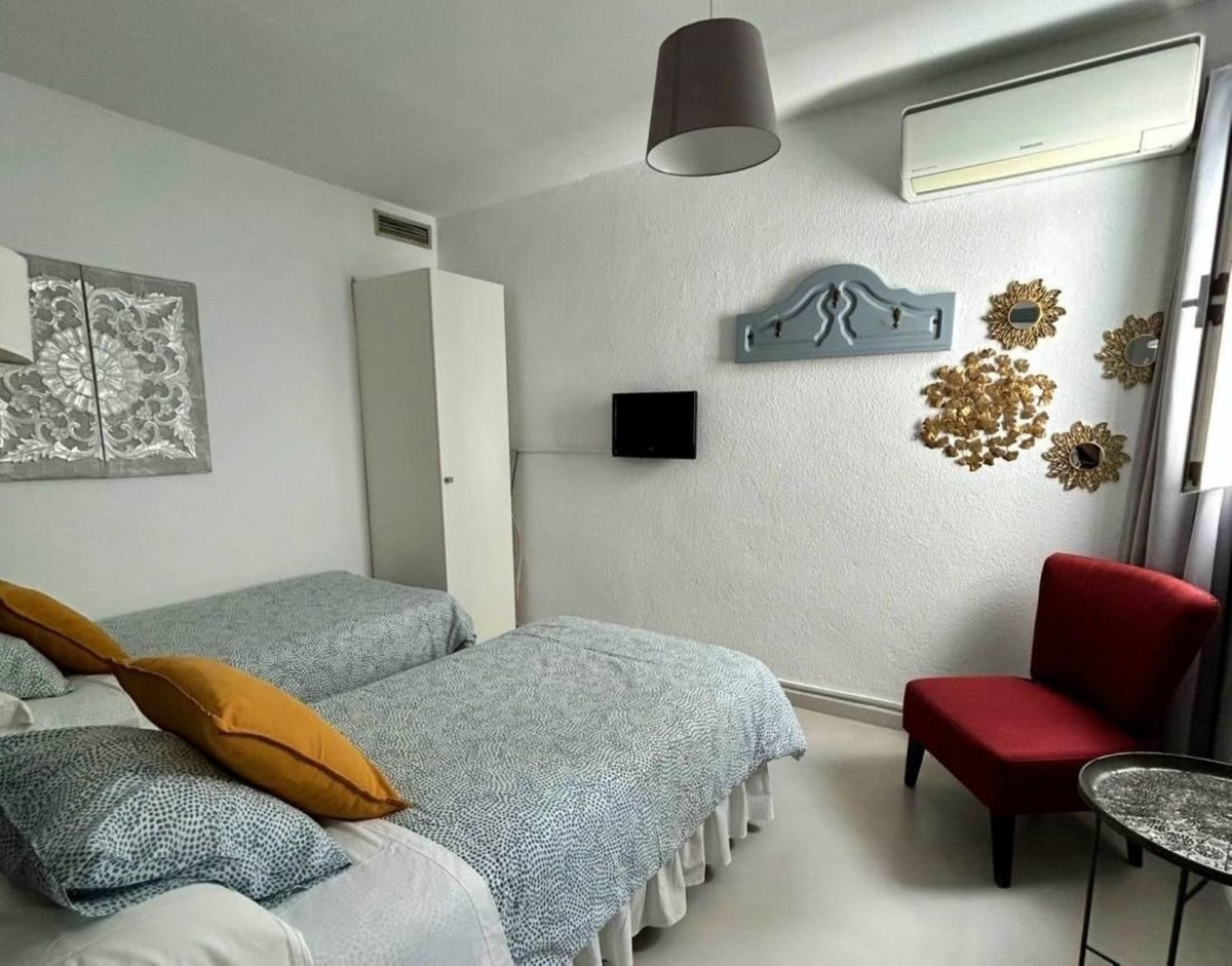 Se vende Hostal de 17 dormitorios en Costa Del Sol, Málaga, España