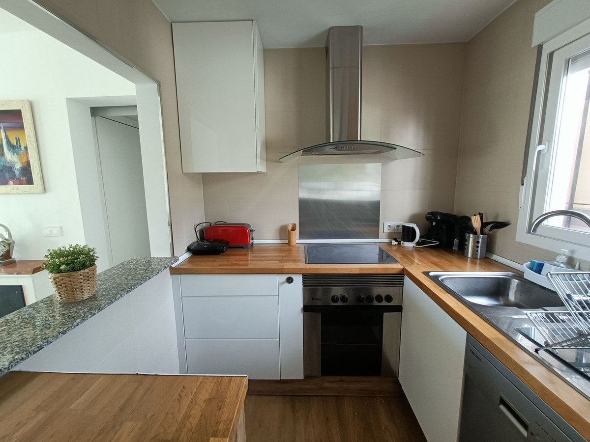 2 Bed Apartment for sale in El Paraiso Costa Del Sol, Málaga, Spain