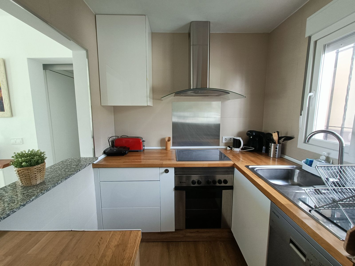 2 Bed Apartment for sale in El Paraiso Costa Del Sol, Málaga, Spain