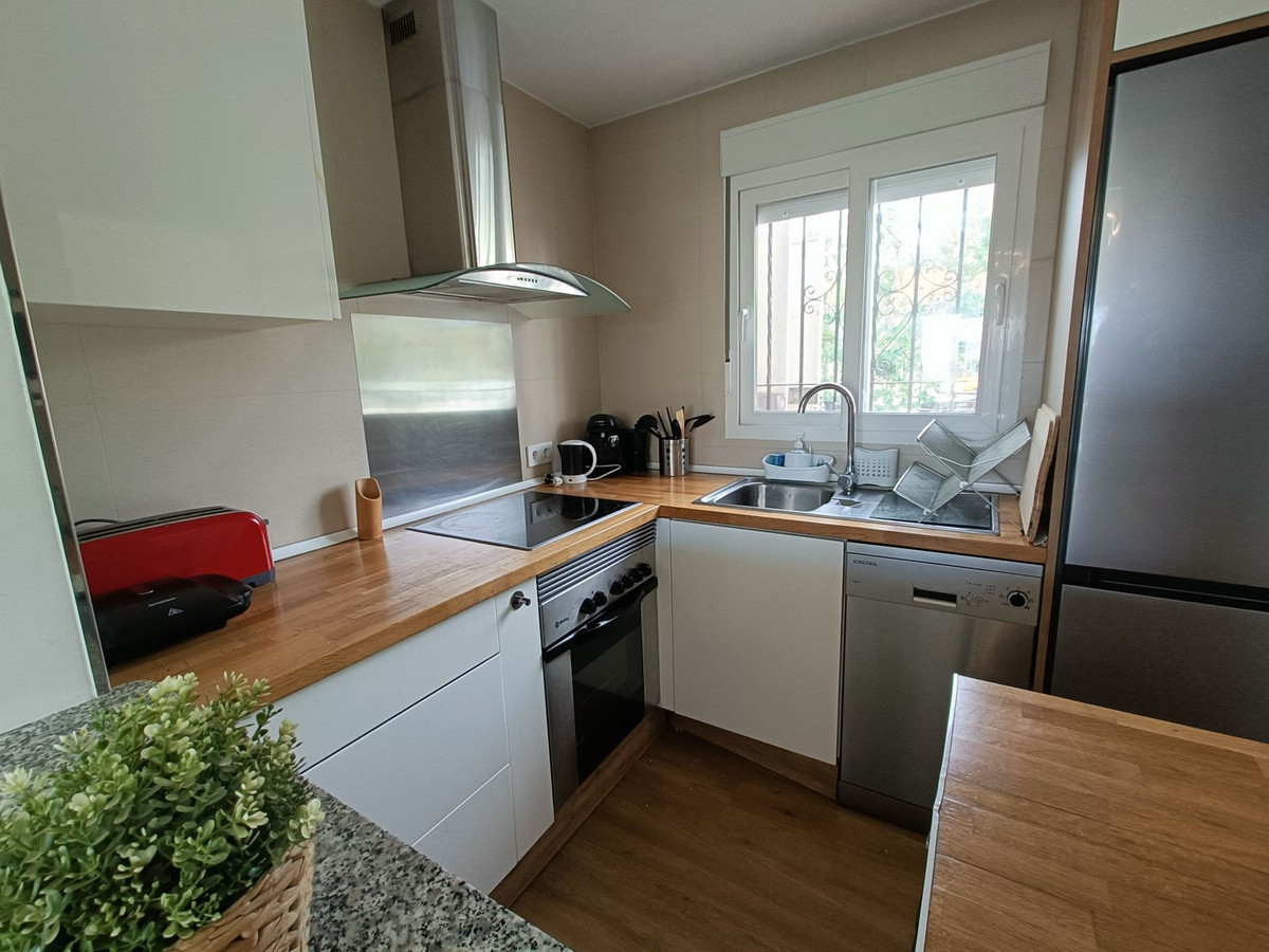 2 Bed Apartment for sale in El Paraiso Costa Del Sol, Málaga, Spain