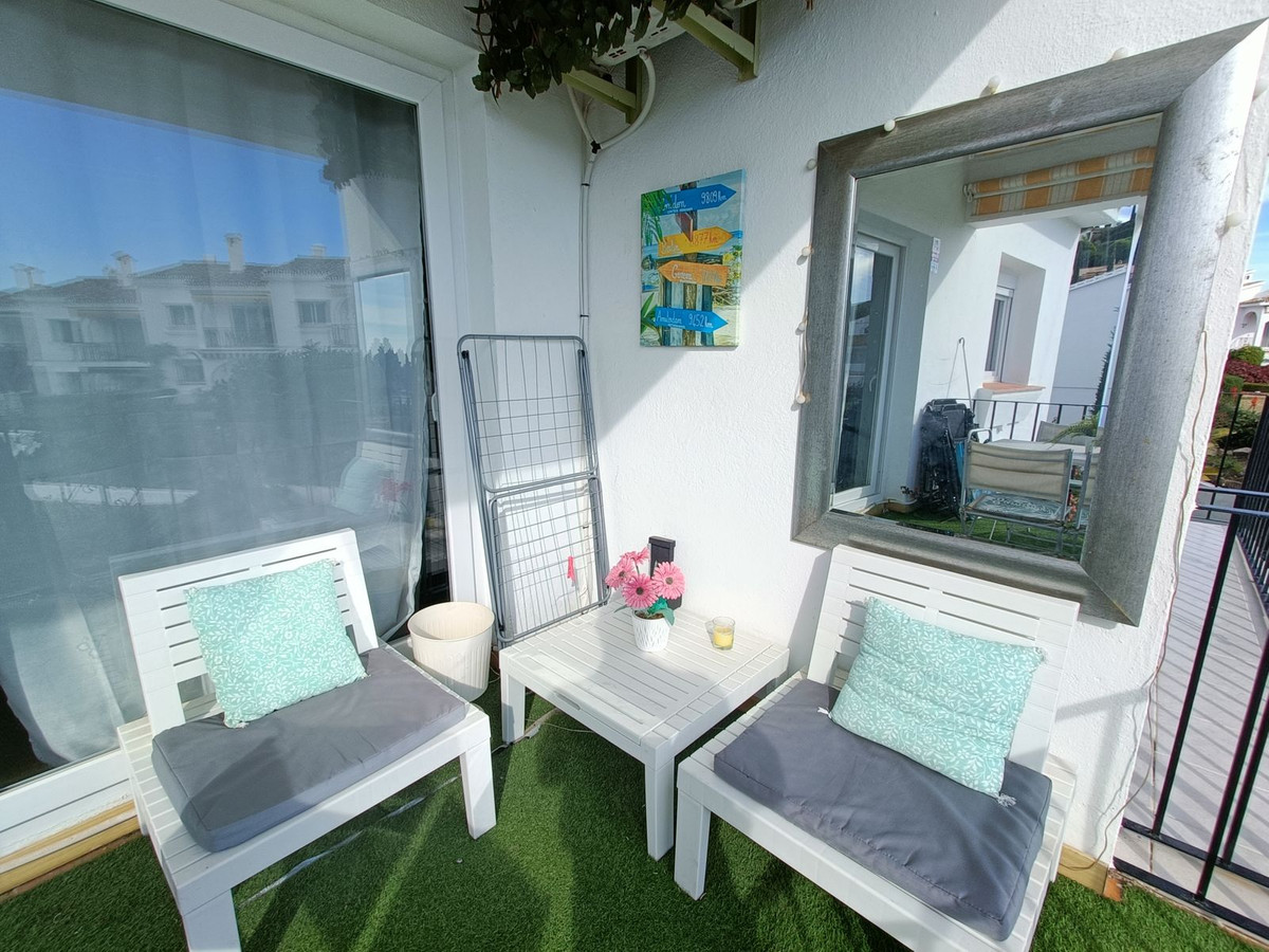 2 Bed Apartment for sale in El Paraiso Costa Del Sol, Málaga, Spain