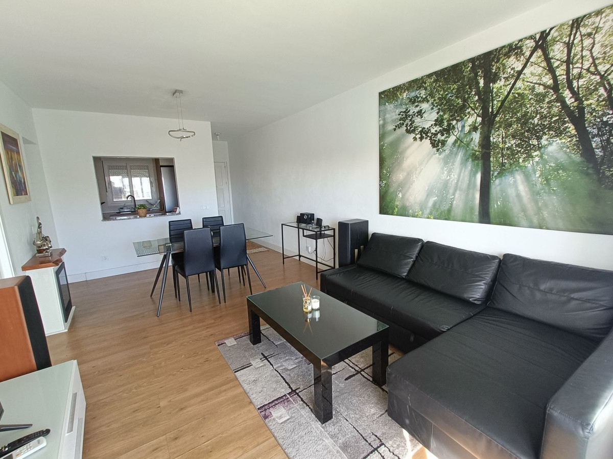 2 Bed Apartment for sale in El Paraiso Costa Del Sol, Málaga, Spain