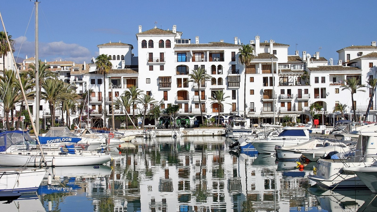 Se vende Terreno Urbano  en Costa Del Sol, Málaga, España