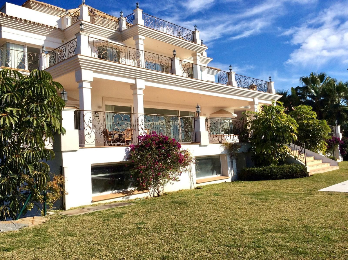 Se vende Villa - Chalet de 7 dormitorios en Costa Del Sol, Málaga, España