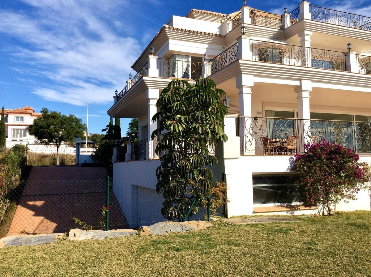 Se vende Villa - Chalet de 7 dormitorios en Costa Del Sol, Málaga, España