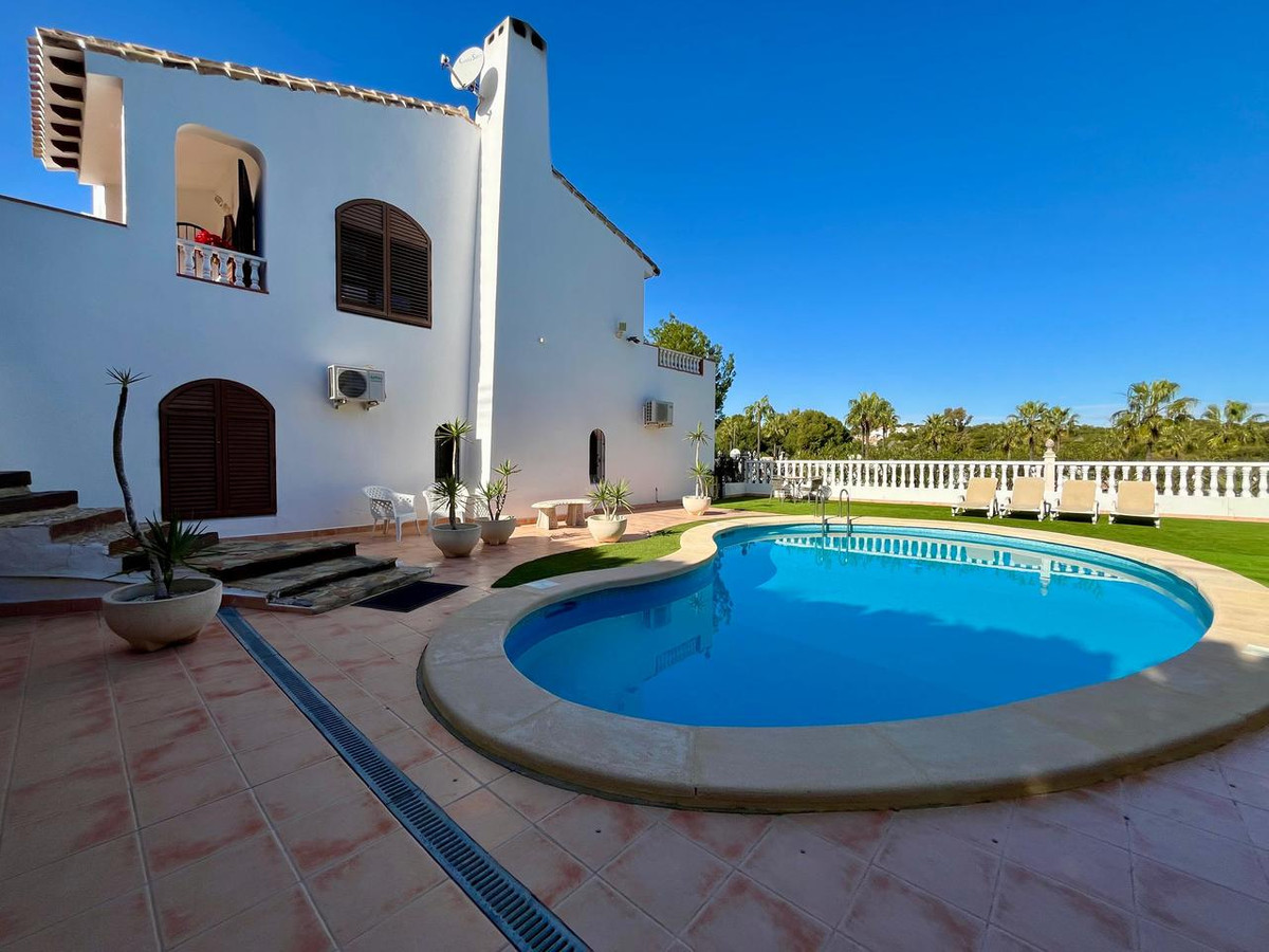 4 Bed Townhouse for sale in Villamartin Costa Blanca, Alicante, Spain