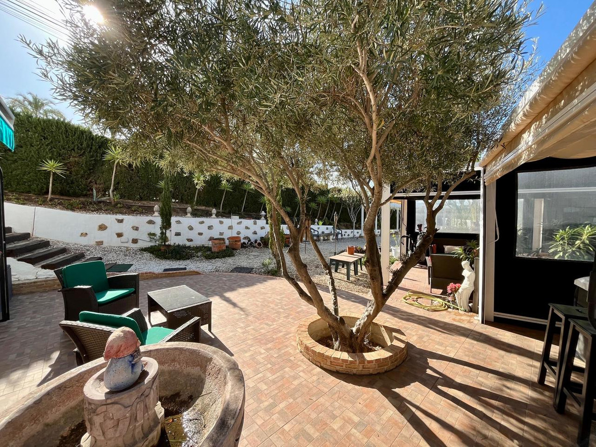 4 Bed Townhouse for sale in Villamartin Costa Blanca, Alicante, Spain