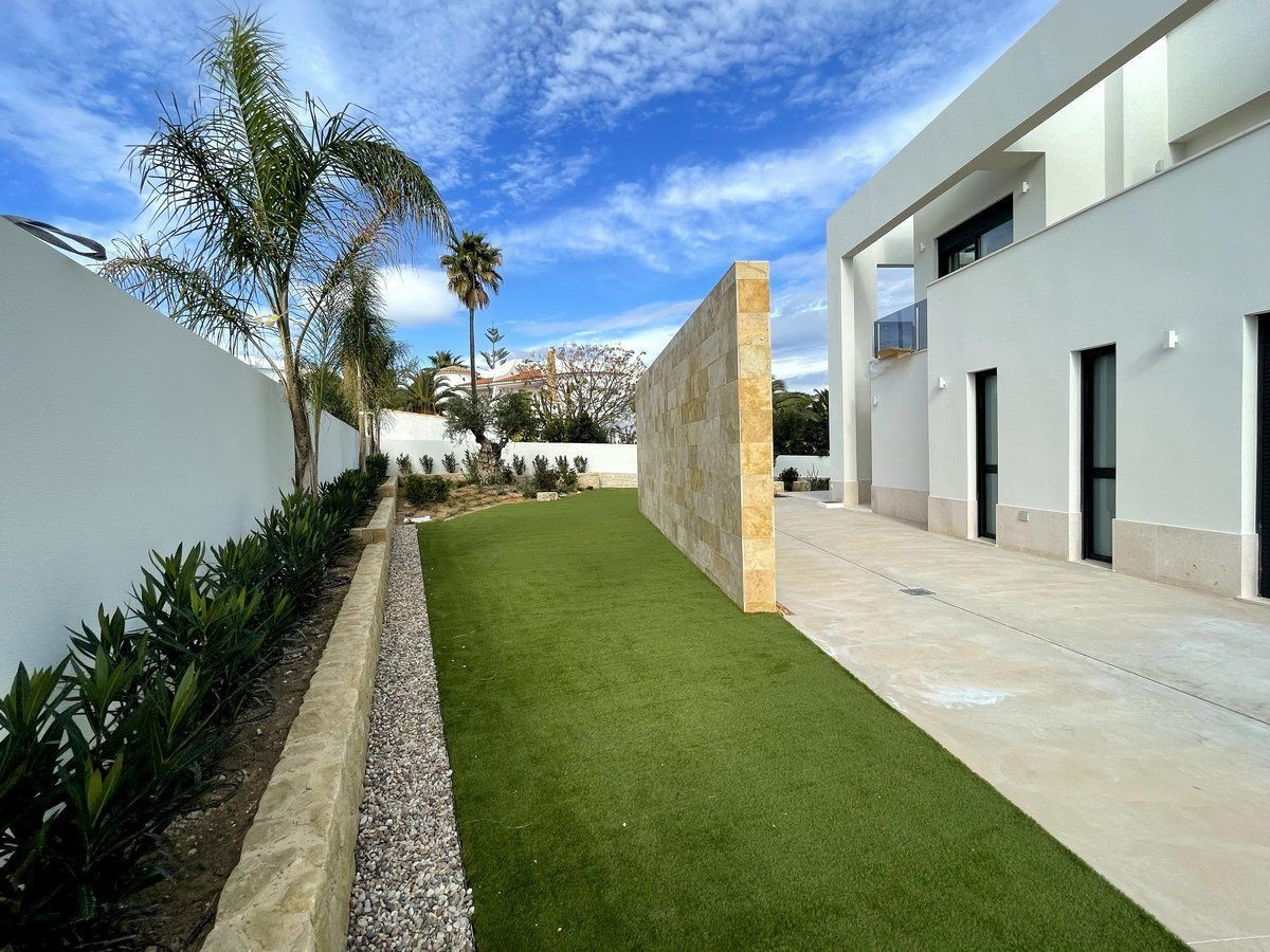 4 Bed Townhouse for sale in Benissa Costa Blanca, Alicante, Spain