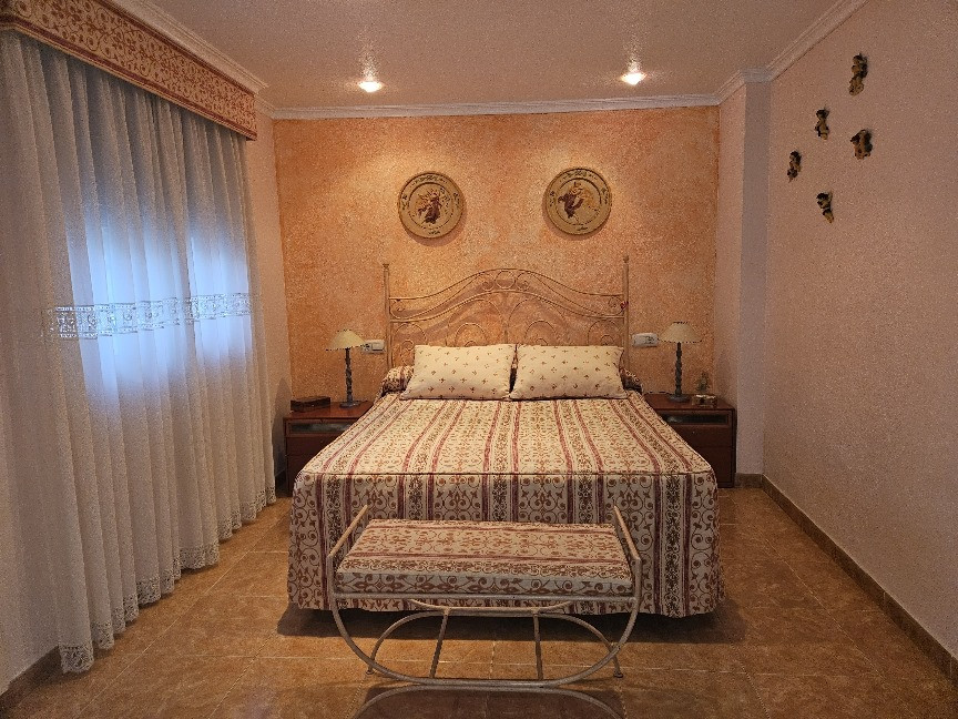 4 Bed Townhouse for sale in Monóvar Costa Blanca, Alicante, Spain