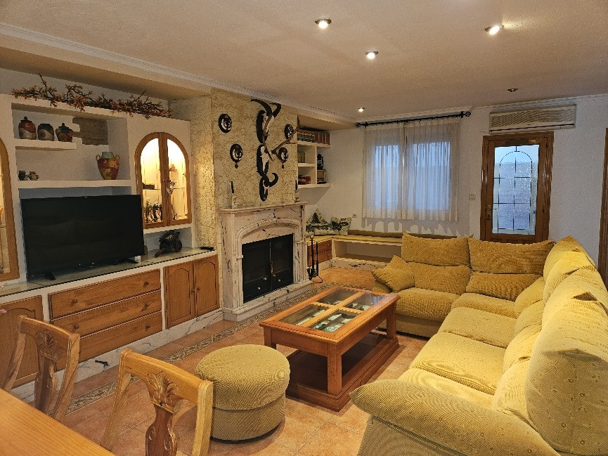 4 Bed Townhouse for sale in Monóvar Costa Blanca, Alicante, Spain