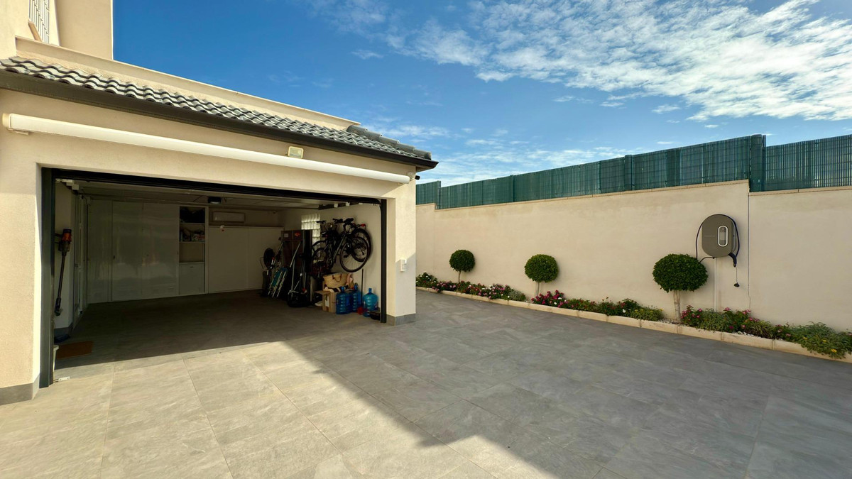 5 Bed Townhouse for sale in Alicante Costa Blanca, Alicante, Spain