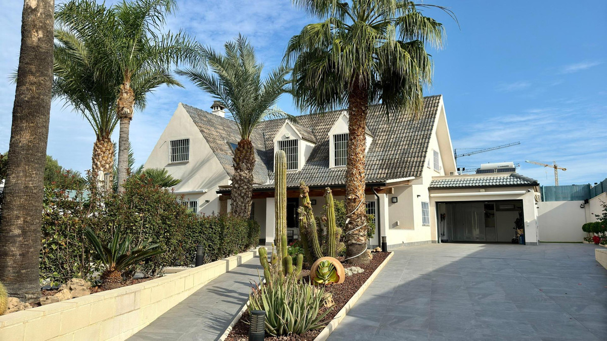 5 Bed Townhouse for sale in Alicante Costa Blanca, Alicante, Spain