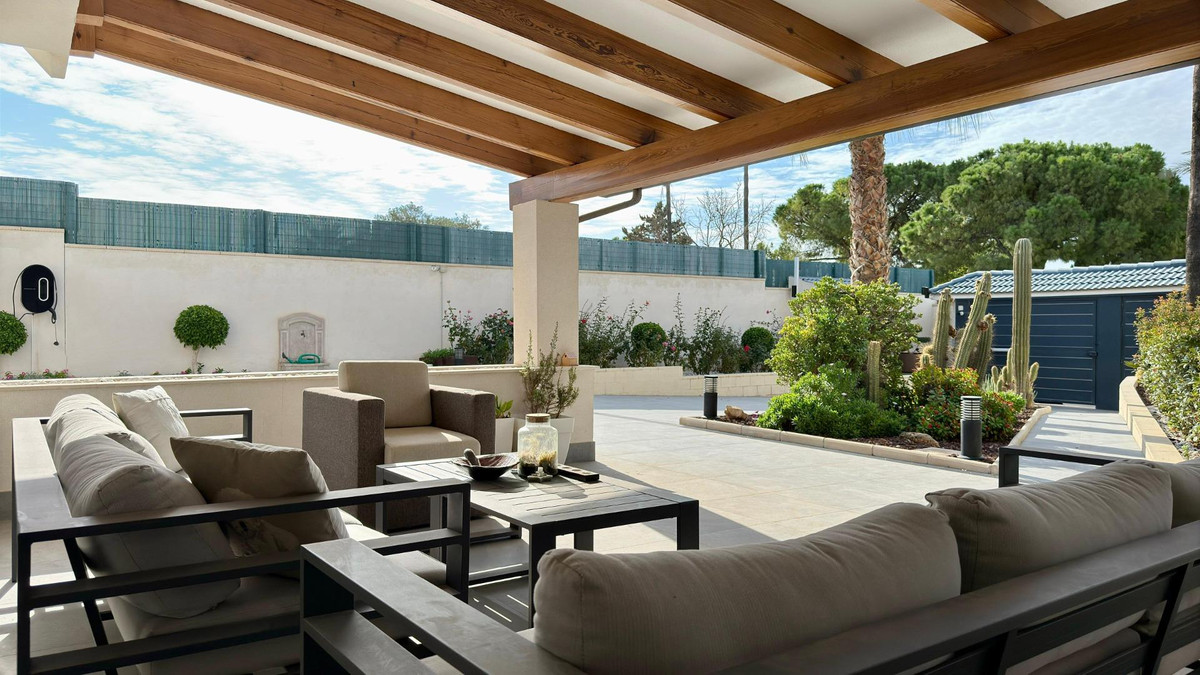 5 Bed Townhouse for sale in Alicante Costa Blanca, Alicante, Spain