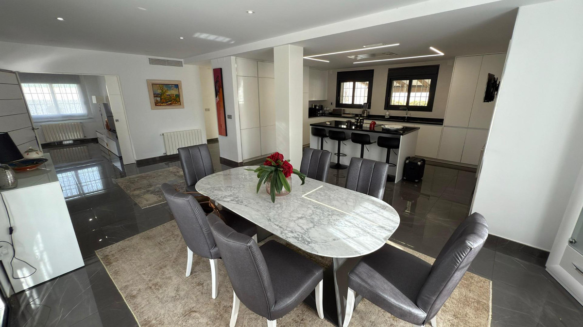 5 Bed Townhouse for sale in Alicante Costa Blanca, Alicante, Spain