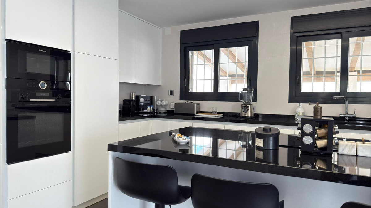 5 Bed Townhouse for sale in Alicante Costa Blanca, Alicante, Spain