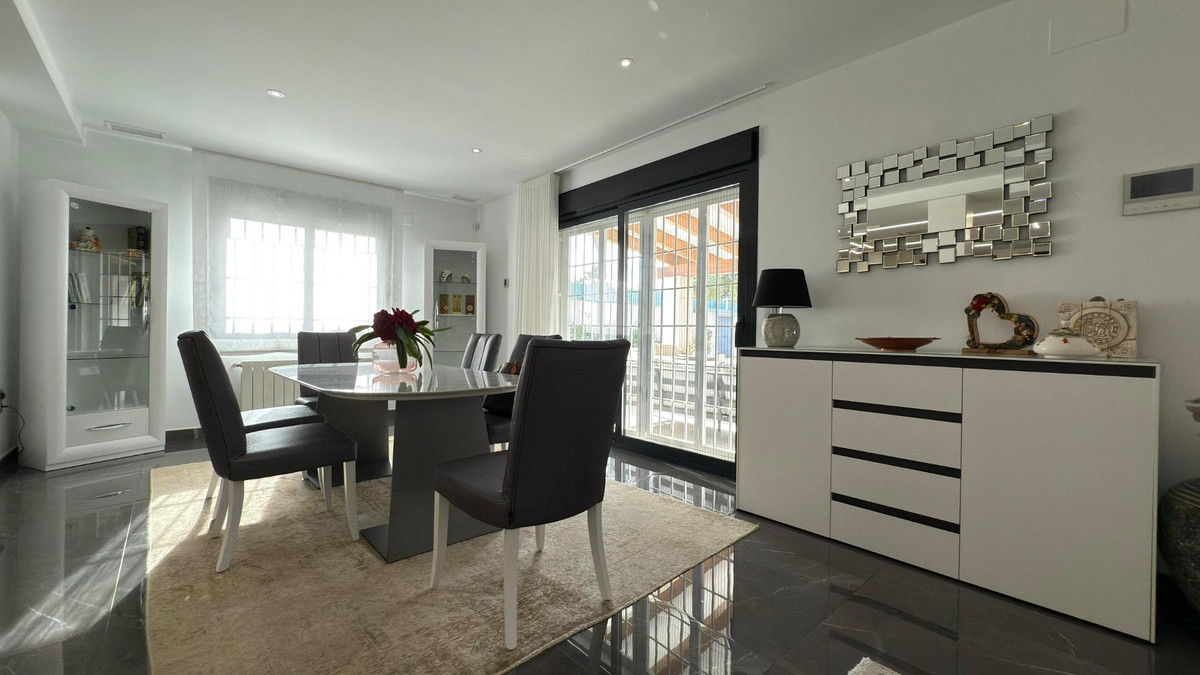 5 Bed Townhouse for sale in Alicante Costa Blanca, Alicante, Spain