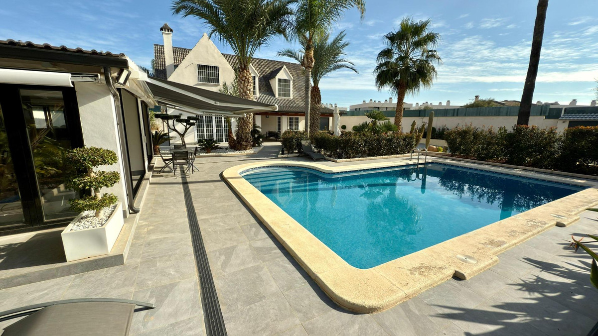 5 Bed Townhouse for sale in Alicante Costa Blanca, Alicante, Spain