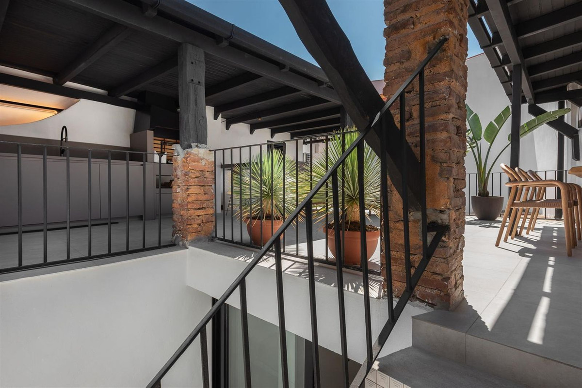 5 Bed Townhouse for sale in Marbella Costa Del Sol, Málaga, Spain
