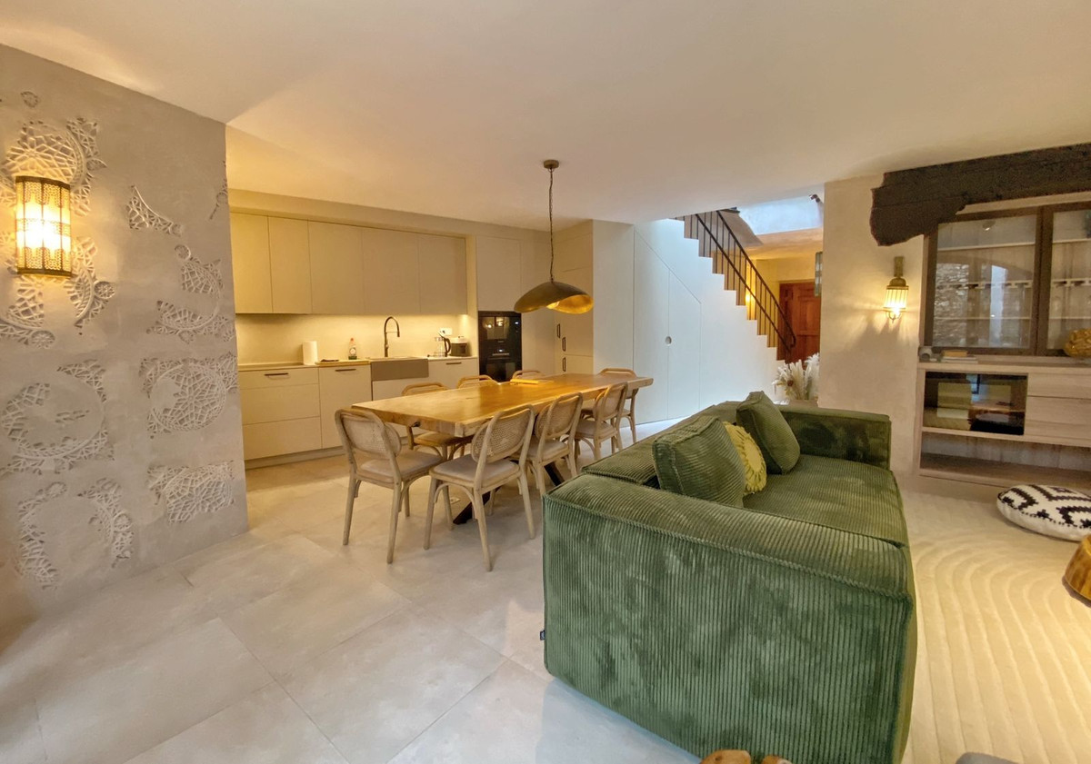 5 Bed Townhouse for sale in Marbella Costa Del Sol, Málaga, Spain