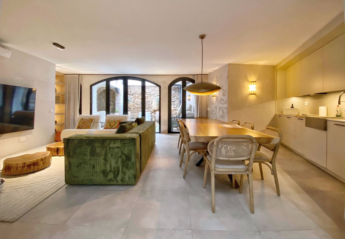5 Bed Townhouse for sale in Marbella Costa Del Sol, Málaga, Spain