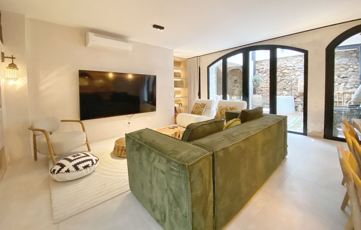 5 Bed Townhouse for sale in Marbella Costa Del Sol, Málaga, Spain