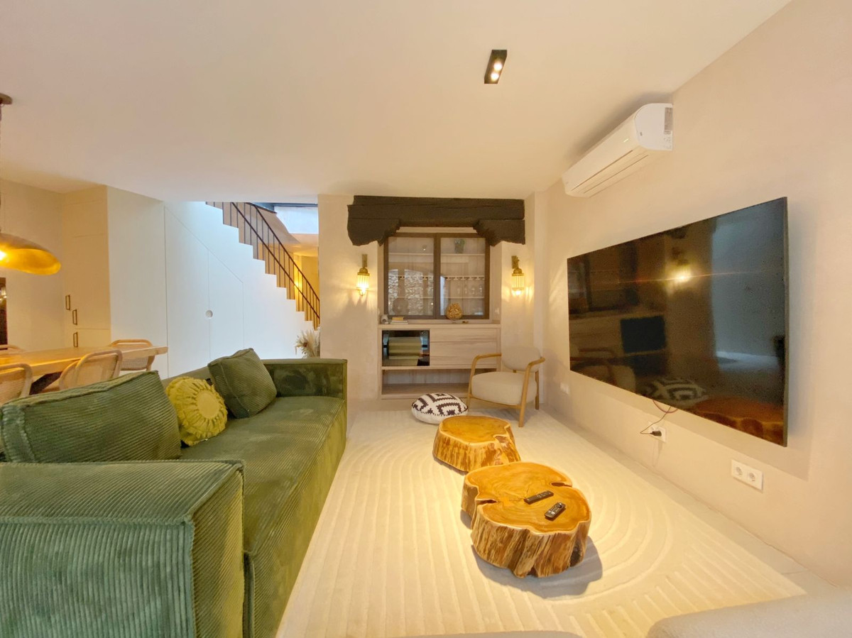 5 Bed Townhouse for sale in Marbella Costa Del Sol, Málaga, Spain