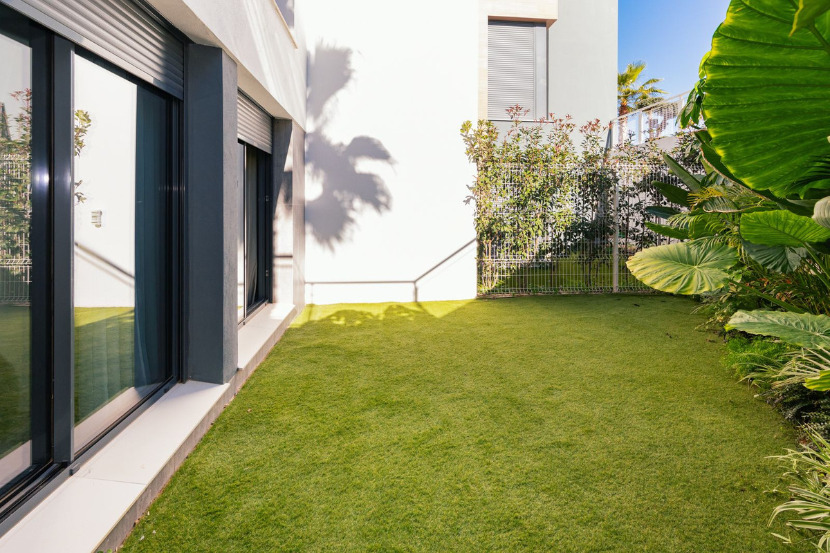 3 Bed Apartment for sale in Cabopino Costa Del Sol, Málaga, Spain