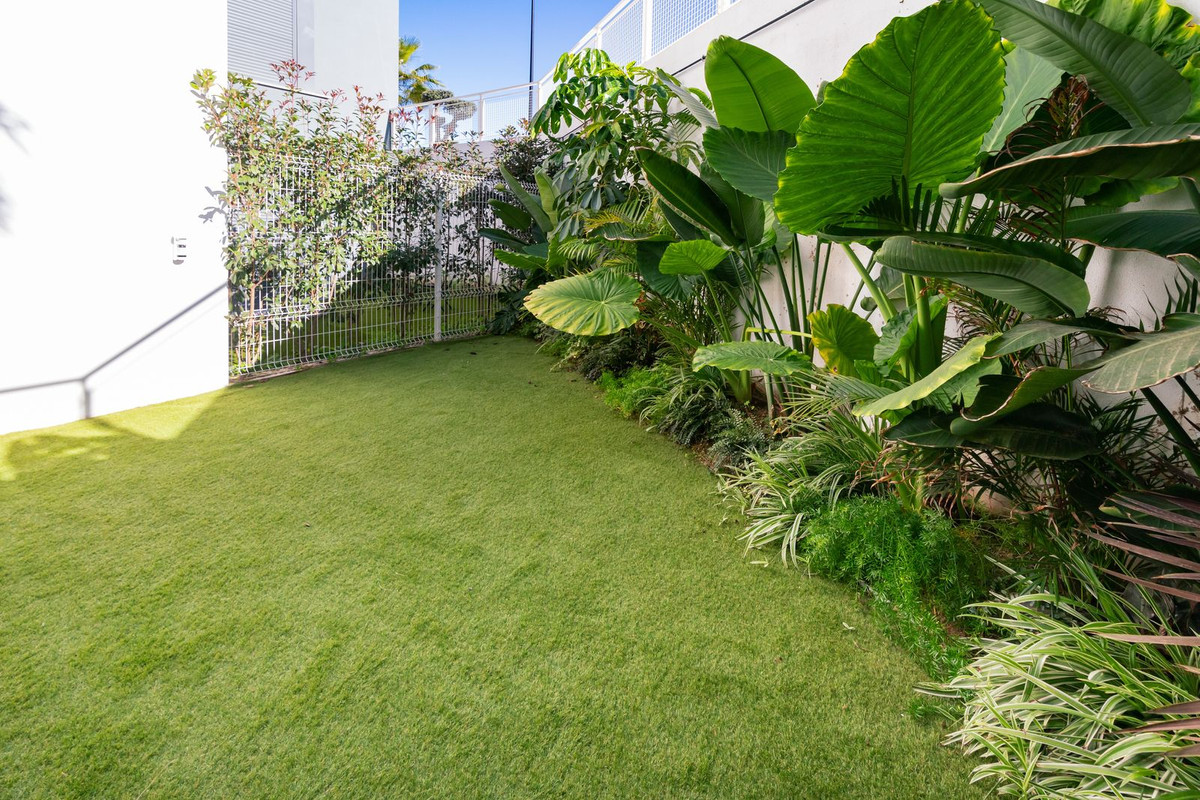 3 Bed Apartment for sale in Cabopino Costa Del Sol, Málaga, Spain