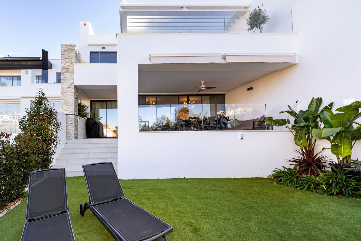 3 Bed Apartment for sale in Cabopino Costa Del Sol, Málaga, Spain