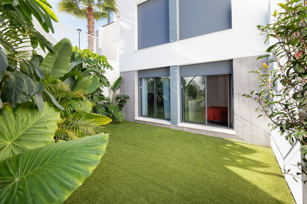 3 Bed Apartment for sale in Cabopino Costa Del Sol, Málaga, Spain