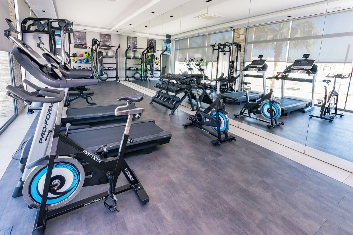 3 Bed Apartment for sale in Cabopino Costa Del Sol, Málaga, Spain
