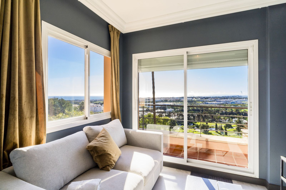 4 Bed Apartment for sale in Nueva Andalucía Costa Del Sol, Málaga, Spain