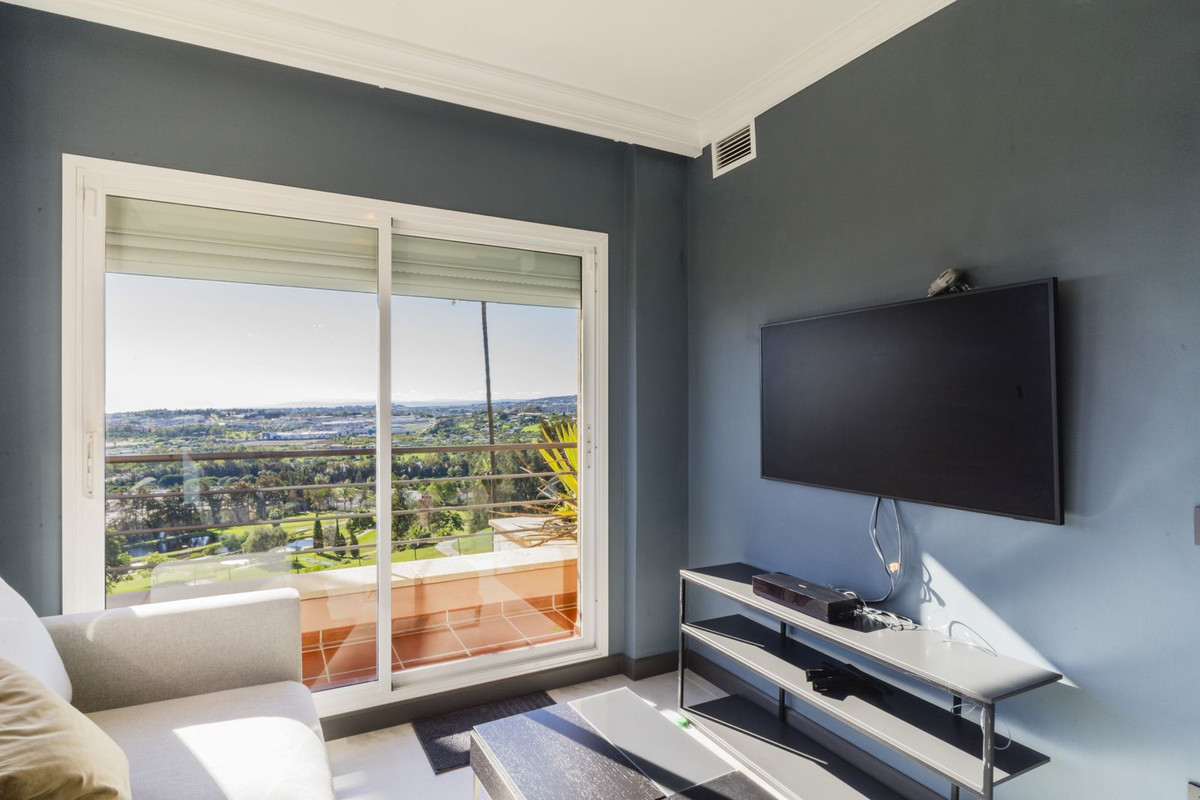 4 Bed Apartment for sale in Nueva Andalucía Costa Del Sol, Málaga, Spain