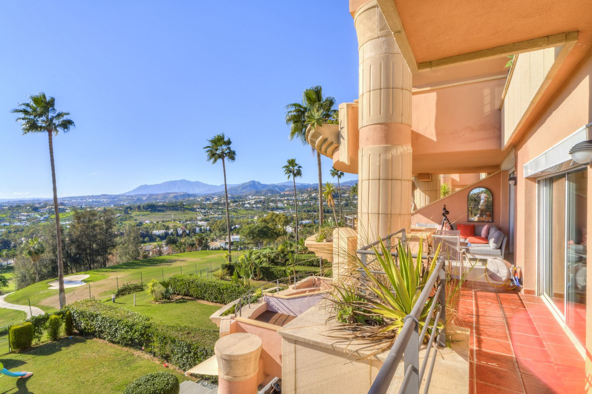 4 Bed Apartment for sale in Nueva Andalucía Costa Del Sol, Málaga, Spain