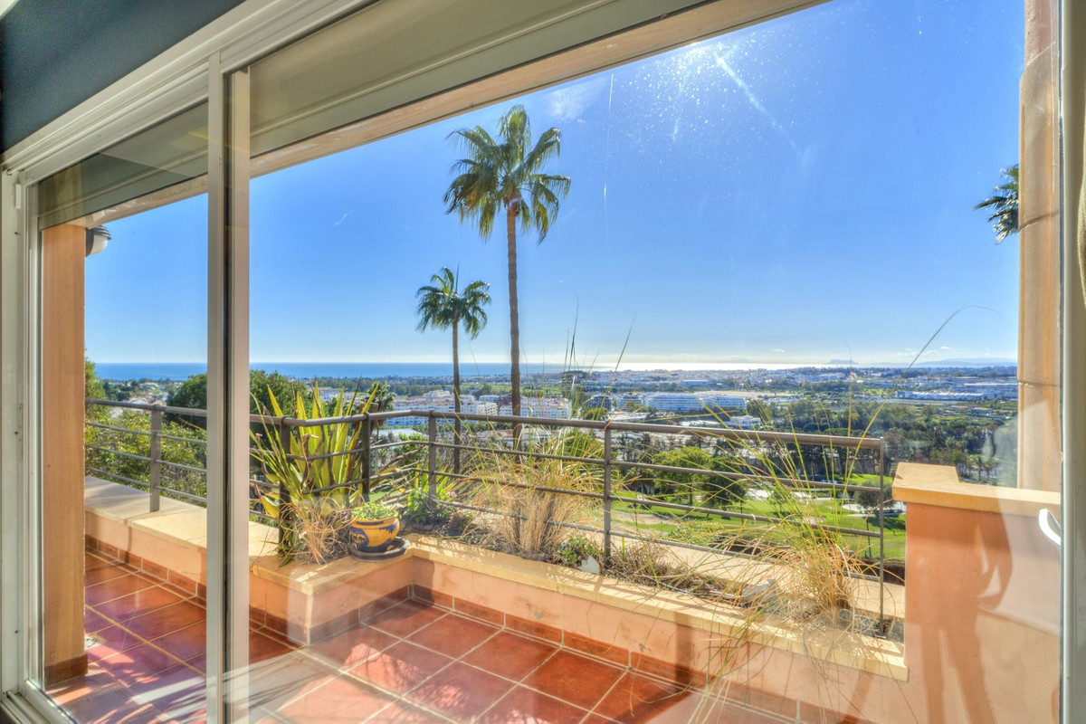 4 Bed Apartment for sale in Nueva Andalucía Costa Del Sol, Málaga, Spain