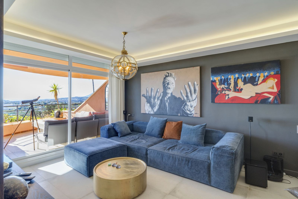 4 Bed Apartment for sale in Nueva Andalucía Costa Del Sol, Málaga, Spain